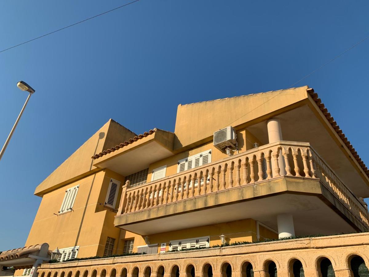 Beach House By M&M Apartment Cartagena Bagian luar foto